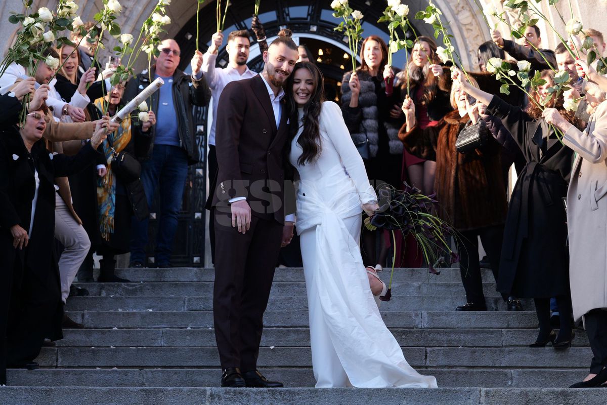 „Love my girls” » A furat toate privirile la petrecerea de logodnă a lui Radu Drăgușin, la Athenee Palace