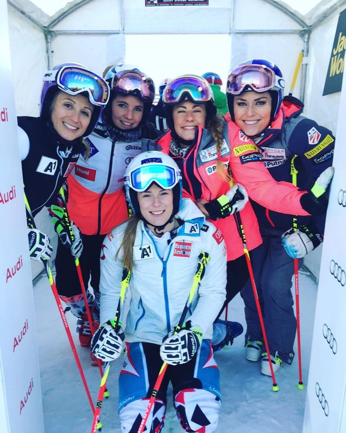 Lindsey Vonn a intrat în trendul „2016” și a „rupt” internetul cu imaginile postate