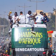 Jucătorii naționalei din Senegal au săbătorit pe străzi triumful de la Cupa Africii / foto: Imago Images