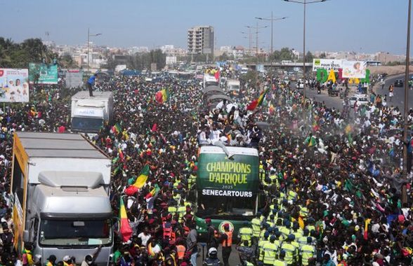 Imaginile bucuriei » Senegalezii au sărbătorit în stradă triumful de la Cupa Africii