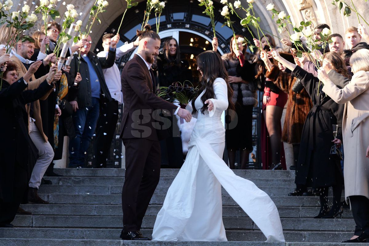 „Love my girls” » A furat toate privirile la petrecerea de logodnă a lui Radu Drăgușin, la Athenee Palace