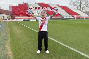 Dorit în vară de Rapid și Craiova, a semnat acum în Serie B: „Bun venit!”