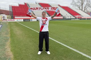 Fotbalistul pe care Rapid și Craiova s-au bătut în vară a semnat acum: „Bun venit!”