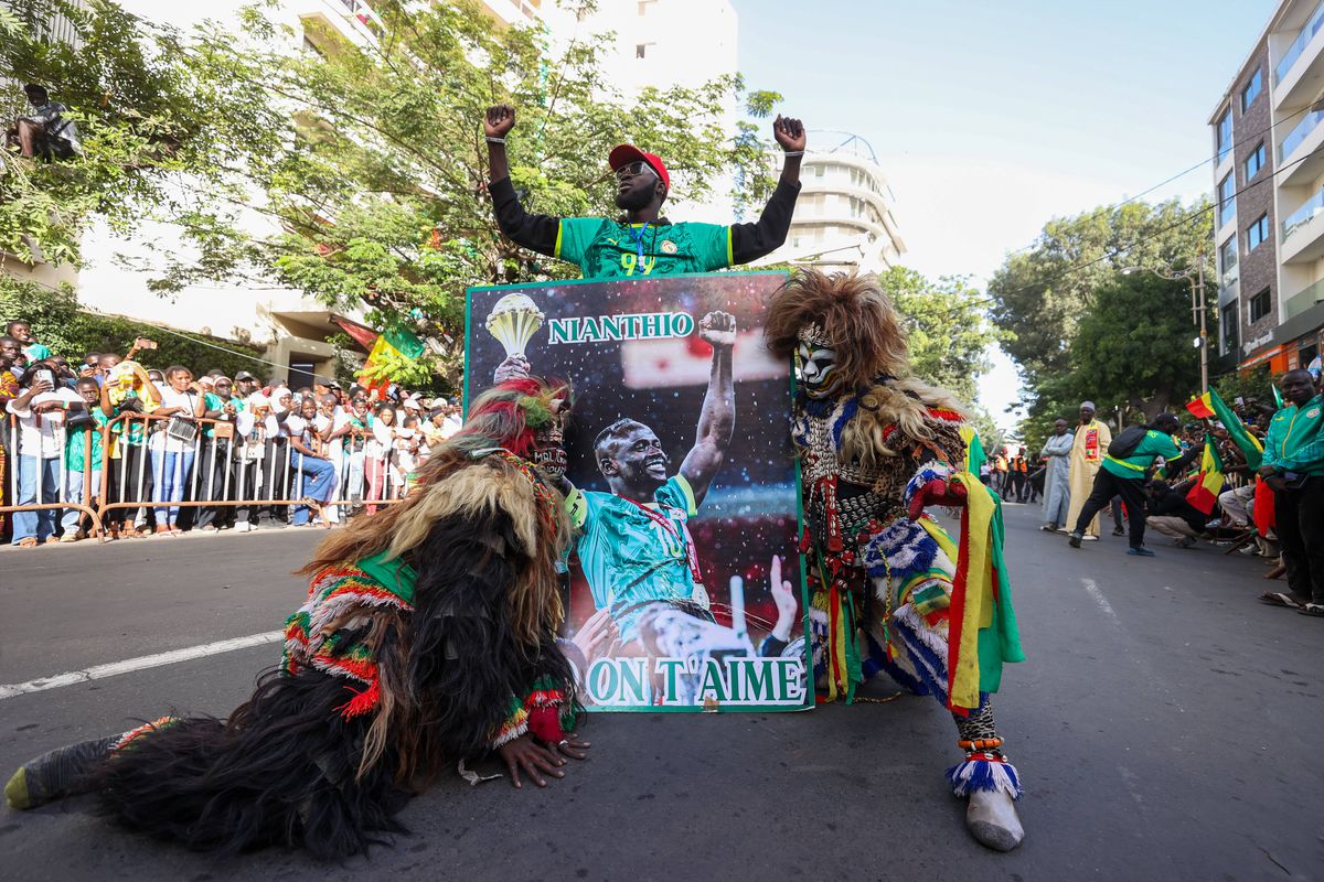 Imaginile bucuriei » Senegalezii au sărbătorit în stradă triumful de la Cupa Africii