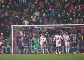 Ce meci! Patru goluri în prima repriză în Slavia Praga - Barcelona » Egalare după doar două minute