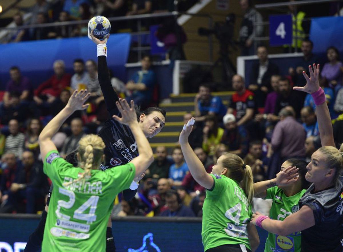 CSM BUCUREȘTI - FERENCVAROS 27-24 // „Tigroaicele” au făcut un pas mare spre „sferturile” Ligii Campionilor! Neagu și Cvijic, cele mai bune de pe teren