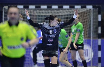 CSM BUCUREȘTI - FERENCVAROS 27-24 // „Tigroaicele” au făcut un pas mare spre „sferturile” Ligii Campionilor! Neagu și Cvijic, cele mai bune de pe teren