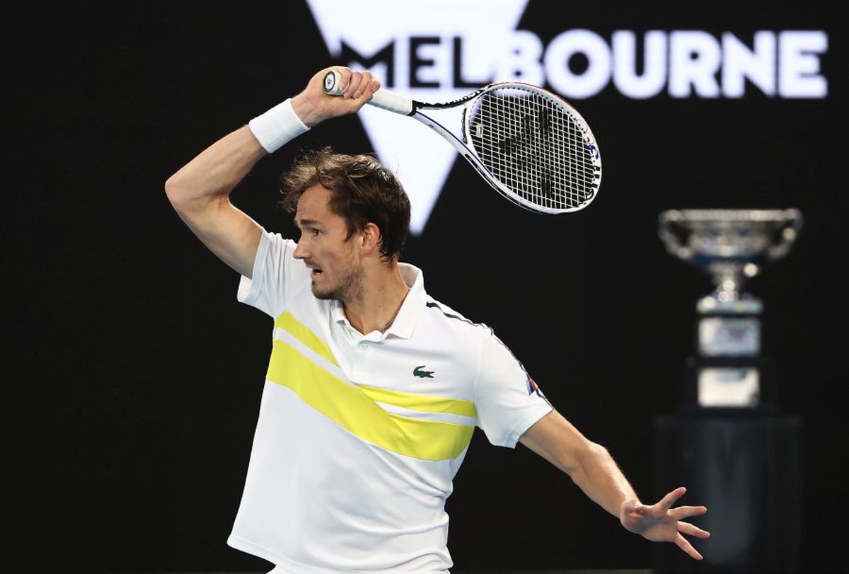Medvedev, poveste spectaculoasă cu Djokovic după finala Australian Open: „Eu eram pe locul 500 sau 600, iar el era lider mondial” » Ce glumă a făcut sârbul