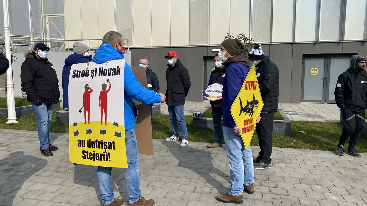 FOTO EXCLUSIV Un nou protest la stadionul „Arcul de Triumf”! Fanii rugby-ului îi atacă pe Novak și Stroe