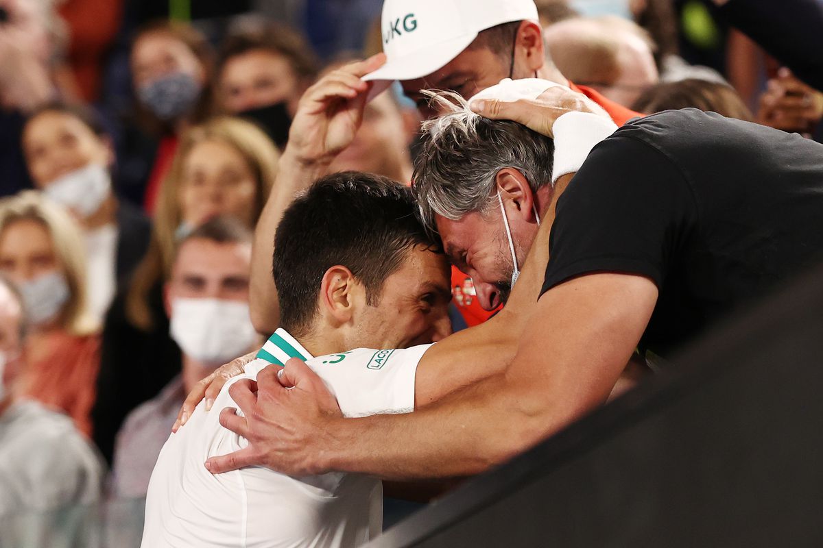 Novak Djokovic SUPREM. L-a învins clar pe Daniil Medvedev în finala Australian Open și are 18 titluri de Grand Slam!