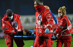 FOTO Momente de panică în Serie A » Osimhen, la pământ, fără suflare, după o ciocnire cap în cap