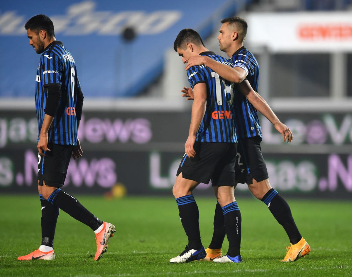 FOTO Momente de panică în Serie A » Osimhen, la pământ, fără suflare, după o ciocnire cap în cap