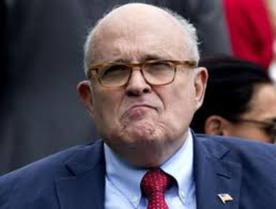 Rudy Giuliani, avocatul lui Donald Trump, în centrul unui scandal de sexism: „Nu era o invitație să se uite sub fusta mea!”