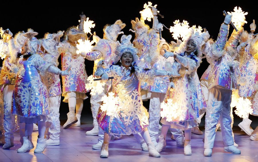 Așa a început festivitatea de închidere, cu un grup de copii cu felinare luminând fulgul de nea A căzut cortina peste Beijing » Norvegia a dominat total la capitolul medalii câștigate. Cum arată top 10 al țărilor cu cele mai multe trofee obținute