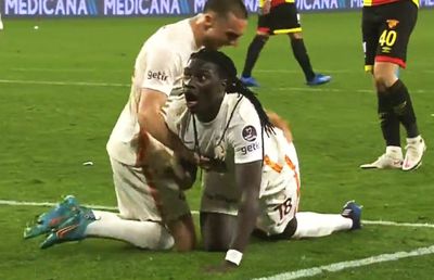 Cicâldău, martor la scene incredibile în Turcia » Jucătorii lui Galatasaray au fost scoși cu scutierii, după un meci cu 4 penalty-uri