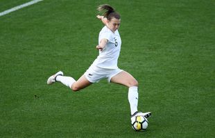 Situație nemaiîntâlnită în fotbal » O jucătoare din Noua Zeelandă a reușit un hattrick perfect... în propria poartă!