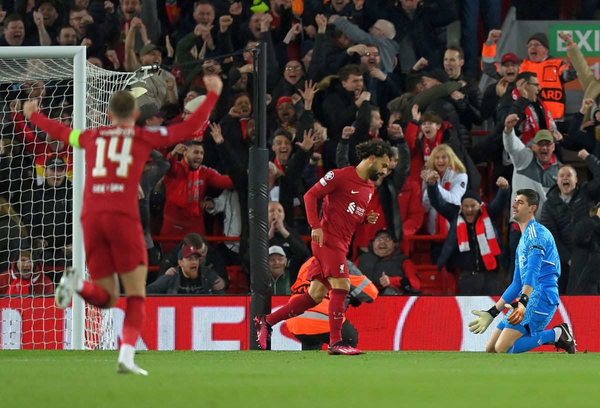 Ce gafe uluitoare în Liverpool - Real Madrid! Thibaut Courtois i-a făcut cadou golul lui Salah, sub privirile lui Kovacs » Alisson l-a „copiat” 20 de minute mai târziu