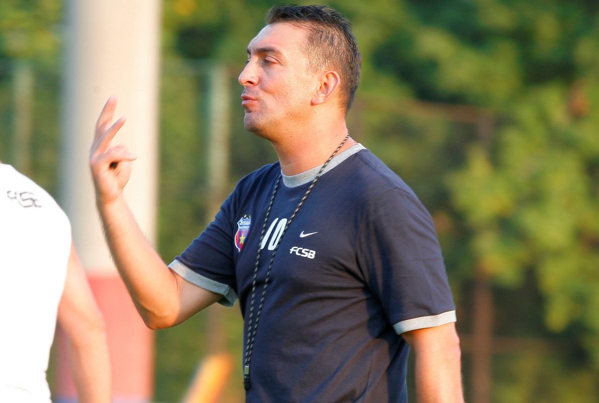 Dezvăluirile fotbalistului care a stat o lună la FCSB: „M-a vrut Pițurcă, dar a venit Ilie Dumitrescu și a zis că vrea să facă tiki-taka cu jucătorii de la Urziceni”