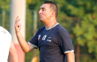 Dezvăluirile fotbalistului care a stat o lună la FCSB: „M-a vrut Pițurcă, dar a venit Ilie Dumitrescu și a zis că vrea să facă tiki-taka cu jucătorii de la Urziceni”