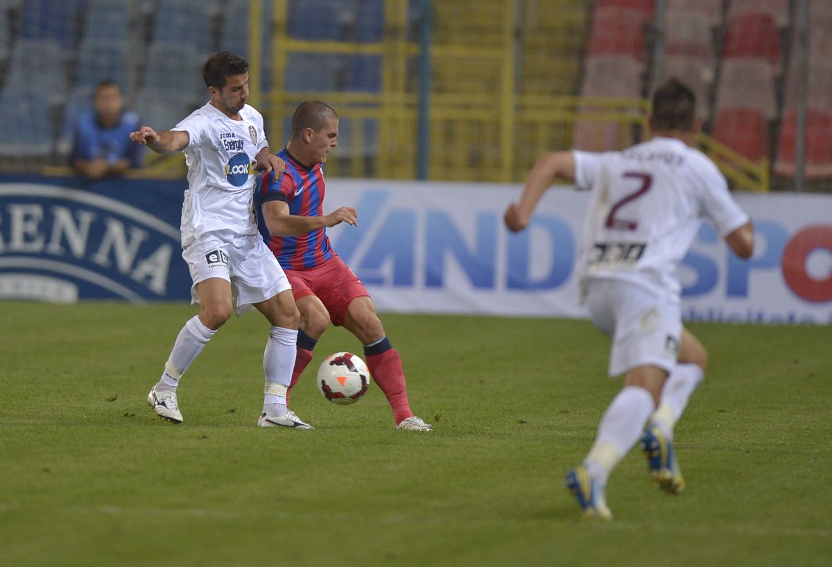 Un fotbalist cu peste 250 de meciuri în Liga 1 povestește două episoade uluitoare : „Aveam o piatră la rinichi de 1,6 cm, dar doctorii spuneau că mă doare spatele de la bătrânețe”