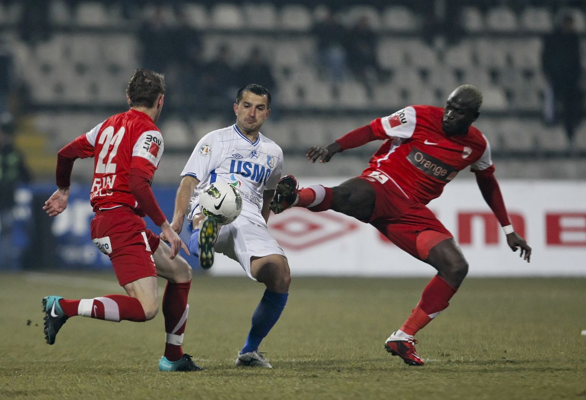 Mărturia de la GSP Live deschide o anchetă! FRF s-a sesizat după dezvăluirile-șoc ale titularului din Viitorul - ASA Târgu Mureș 6-1: „Suna telefonul să bage toți la pariuri! Am vrut să ies la pauză” + Reacția clubului lui Hagi