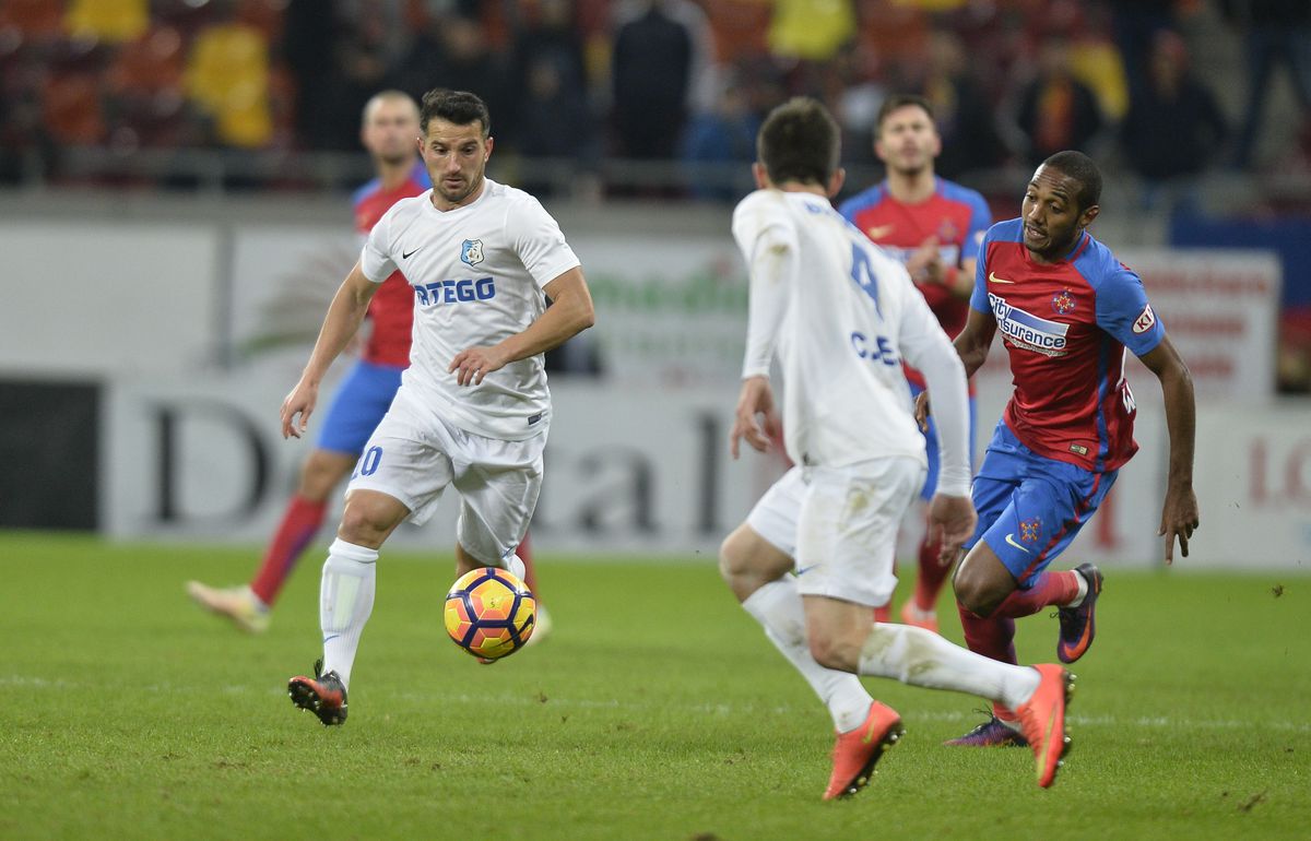 Dezvăluirile fotbalistului care a stat o lună la FCSB: „M-a vrut Pițurcă, dar a venit Ilie Dumitrescu și a zis că vrea să facă tiki-taka cu jucătorii de la Urziceni”