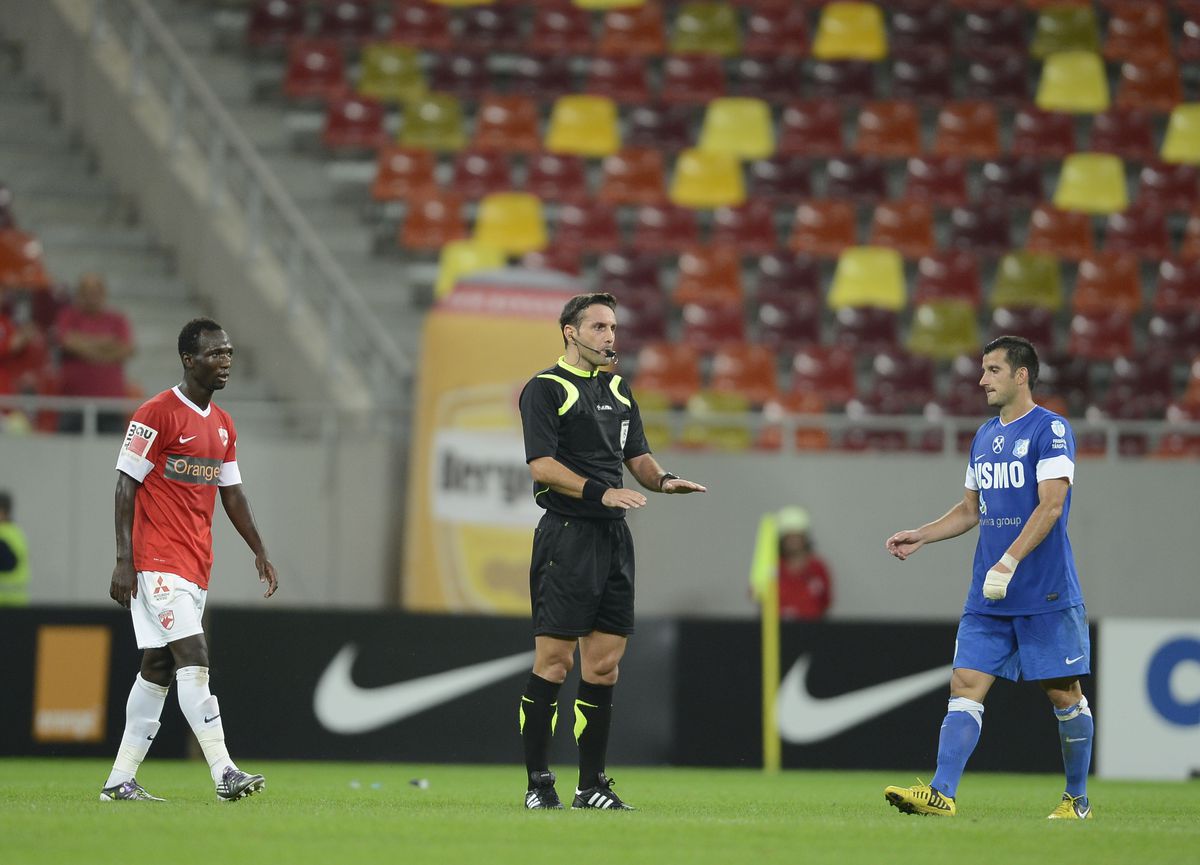 Dezvăluirile fotbalistului care a stat o lună la FCSB: „M-a vrut Pițurcă, dar a venit Ilie Dumitrescu și a zis că vrea să facă tiki-taka cu jucătorii de la Urziceni”