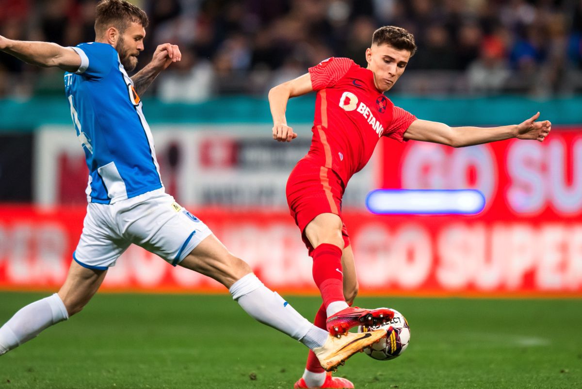 Doi titulari de la FCSB au avut probleme în meciul cu Universitatea Craiova » Dezvăluiri din vestiar