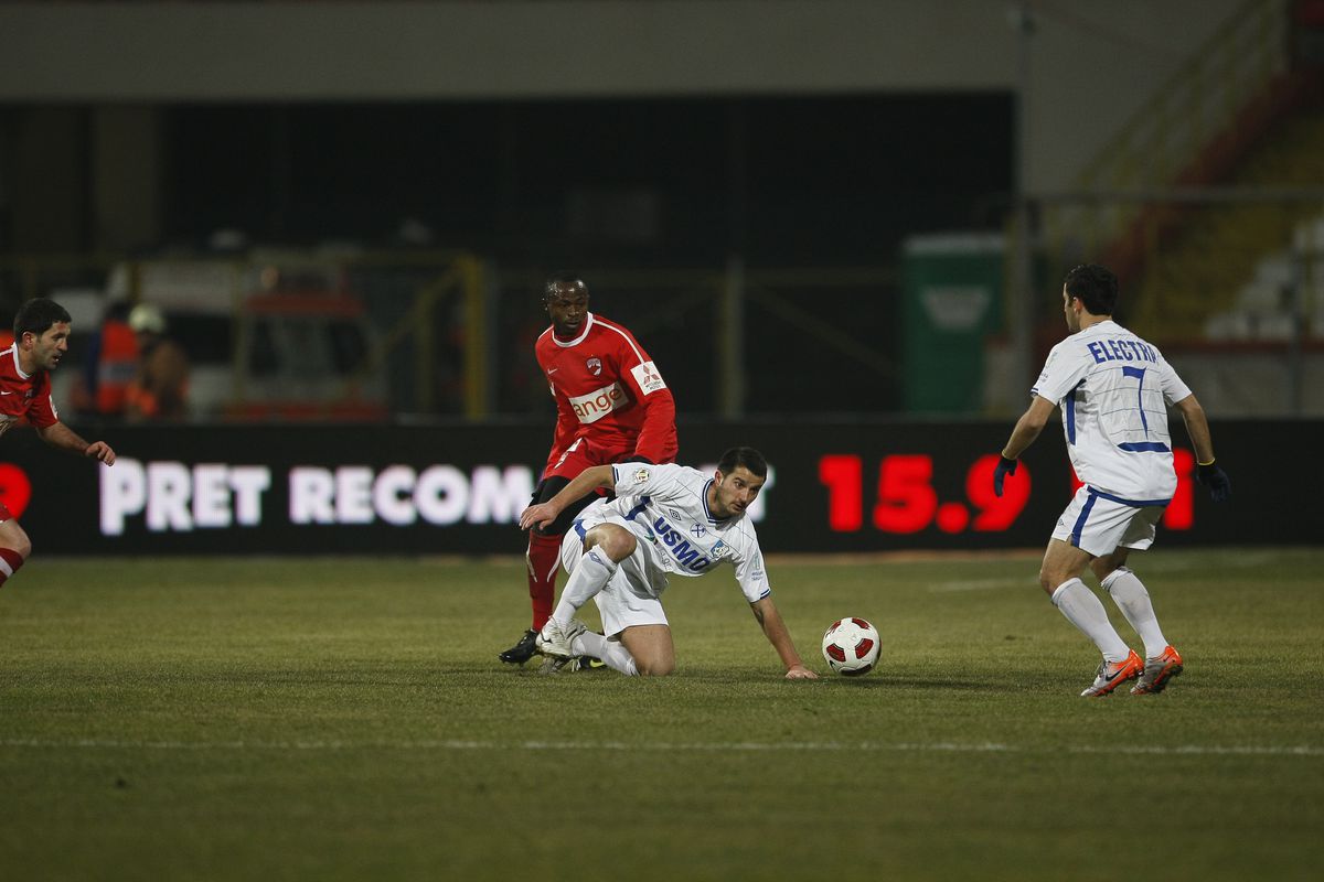 Mărturia de la GSP Live deschide o anchetă! FRF s-a sesizat după dezvăluirile-șoc ale titularului din Viitorul - ASA Târgu Mureș 6-1: „Suna telefonul să bage toți la pariuri! Am vrut să ies la pauză” + Reacția clubului lui Hagi