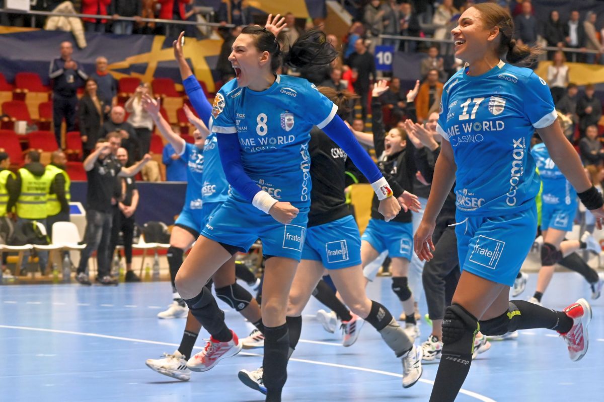 FRH, comunicat ferm după evenimentele de la CSM București - Rapid: „Dorim să eliminăm așa ceva din sălile unde se joacă handbal”