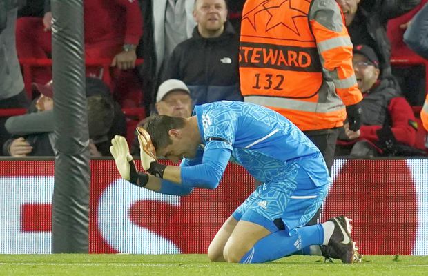Ce gafe uluitoare în Liverpool - Real Madrid! Thibaut Courtois i-a făcut cadou golul lui Salah, sub privirile lui Kovacs » Alisson l-a „copiat” 20 de minute mai târziu