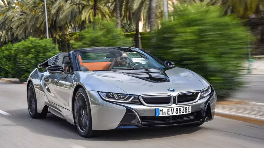 BMW I8 Fiica Anamariei Prodan și-a zdrobit Porscheul: „Am făcut un accident destul de grav, dar pot să iau Ferrariul de la mama”
