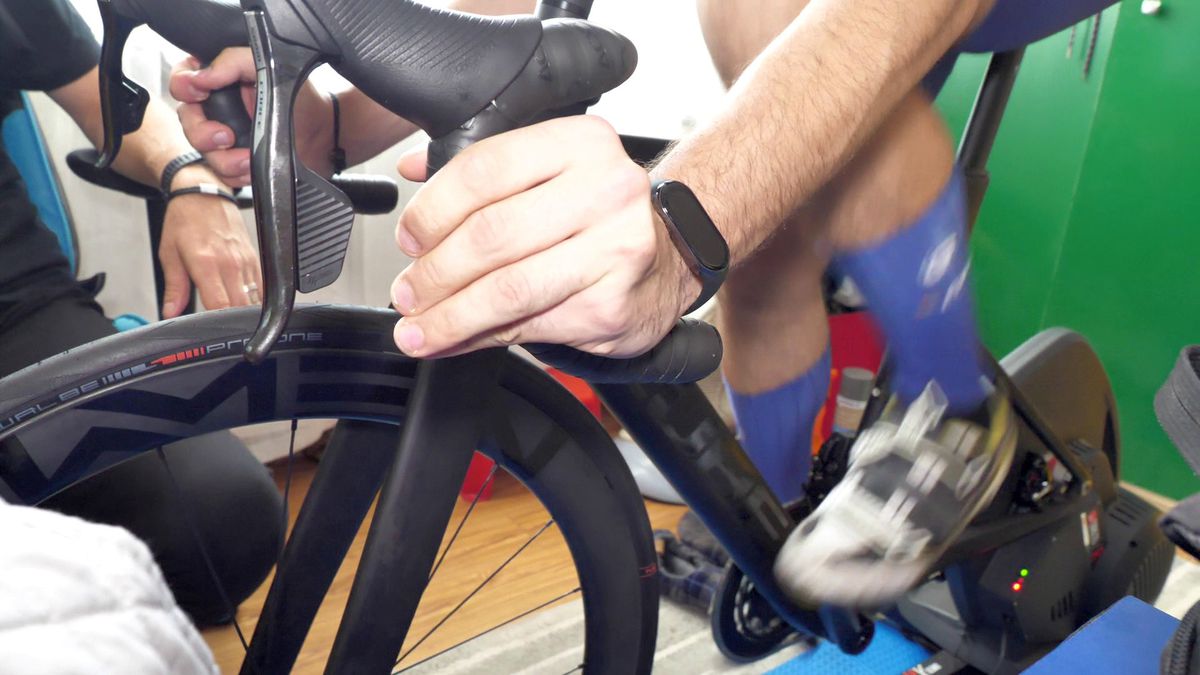 Povestea impresionantă a ciclistului paralimpic Theodor Matican » Un om cu handicap sever, pentru care imposibilul nu există: „Vreau să fiu campion olimpic!”