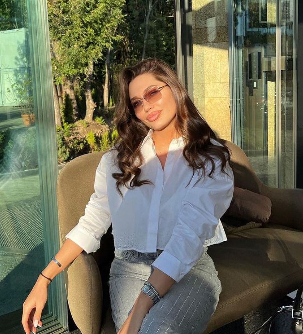 Andra Apostol, „Angelina Jolie de România”