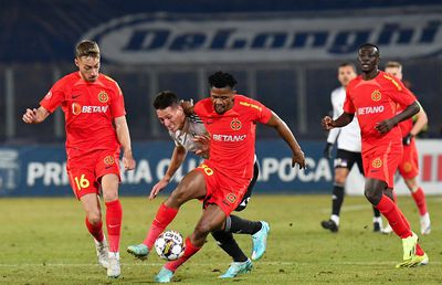 Ce scriu sud-africanii despre Siyabonga Ngezana după ce l-au urmărit la treabă în U Cluj - FCSB