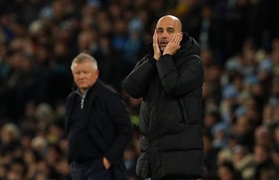 „Mânca un sandviș în fața unui antrenor de Premier League”. Ce sancțiune a primit tehnicianul