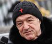 Gigi Becali, apariție inedită » Și-a asortat hainele cu tematică religioasă cu încălțăminte de fițe