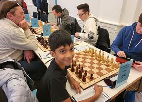 Un copil genial » Ashwath Kaushik a devenit cel mai tânăr jucător care învinge un mare maestru la șah