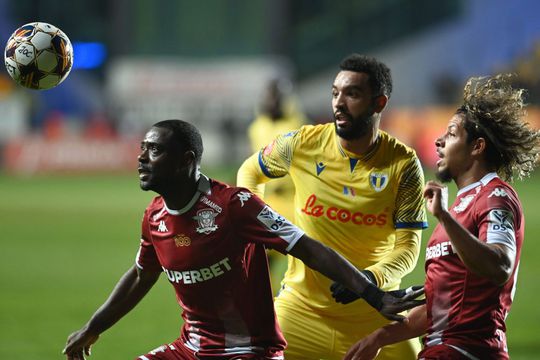 Billel Omrani, în tricoul Petrolului împotriva Rapidului / Foto: Imago Images