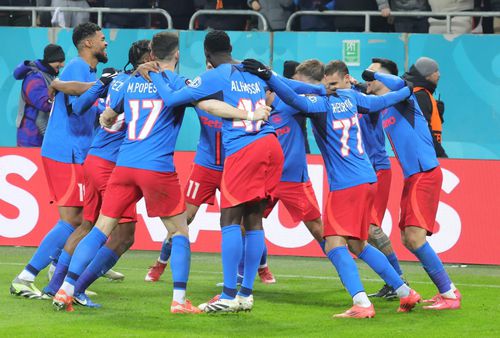 Bucuria jucătorilor FCSB după golurile marcate joi contra lui PAOK (2-0) / Foto: Ionuț Iordache