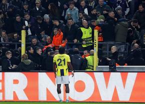 De unde ar fi început bătaia în Anderlecht - Fenerbahce: turcii susțin că au fost incidente rasiste » Alt gest reprobabil: salut în stil nazist