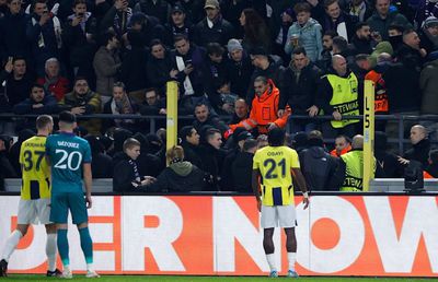 De unde ar fi început bătaia în Anderlecht - Fenerbahce: turcii susțin că au fost incidente rasiste » Alt gest reprobabil: salut în stil nazist