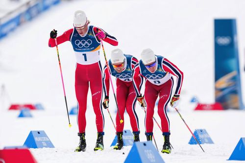 Fondiștii norvegieni Johannes Klaebo, Martin Nyenget și Emil Iversen au fost pe podiumul olimpic al probei de 50 km / Foto: Imago Images