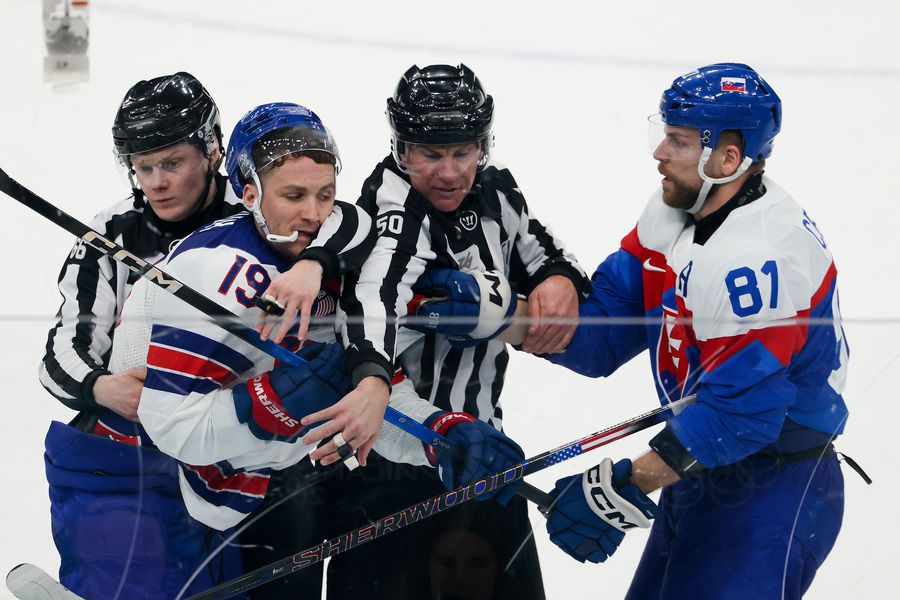 Pe urmele tatălui » Frații americani Matthew și Brady Tkachuk vor lupta pentru aurul olimpic așa cum a făcut-o și părintele lor