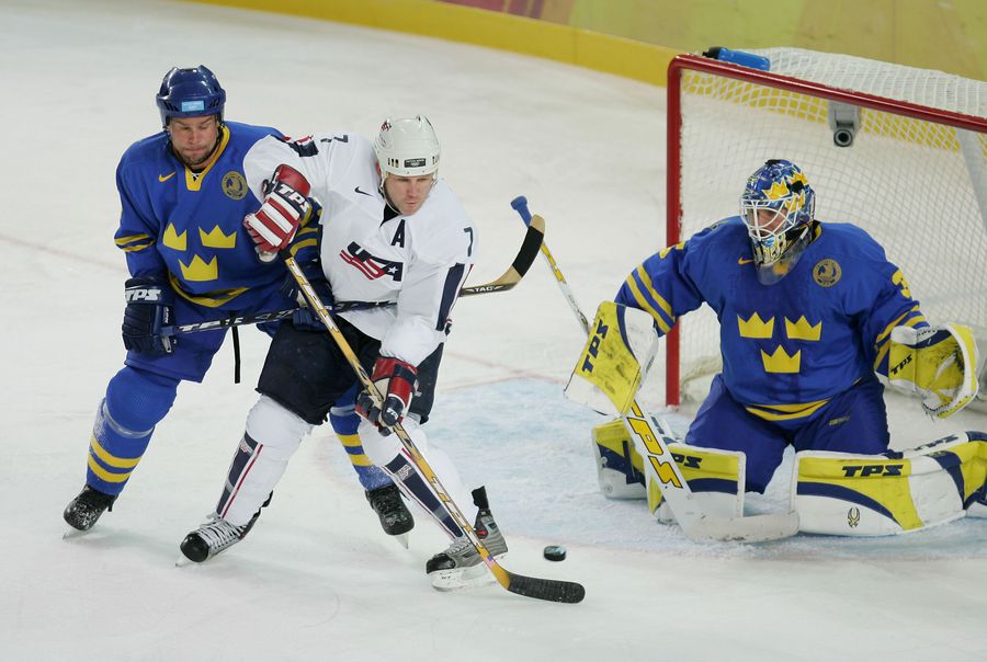 Pe urmele tatălui » Frații americani Matthew și Brady Tkachuk vor lupta pentru aurul olimpic așa cum a făcut-o și părintele lor