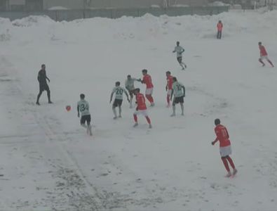 „Iadul alb” în Liga 2! Se joacă pe zăpadă, în condiții uluitoare » Partida ...