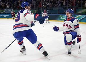 Pe urmele tatălui » Frații americani Matthew și Brady Tkachuk vor lupta pentru aurul olimpic așa cum a făcut-o și părintele lor