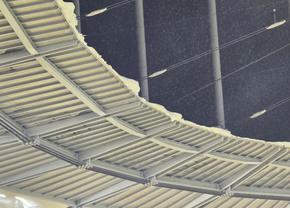 Pericol real înainte de Rapid - Dinamo » Jucătorii riscă să fie răniți de zăpada de pe acoperiș
