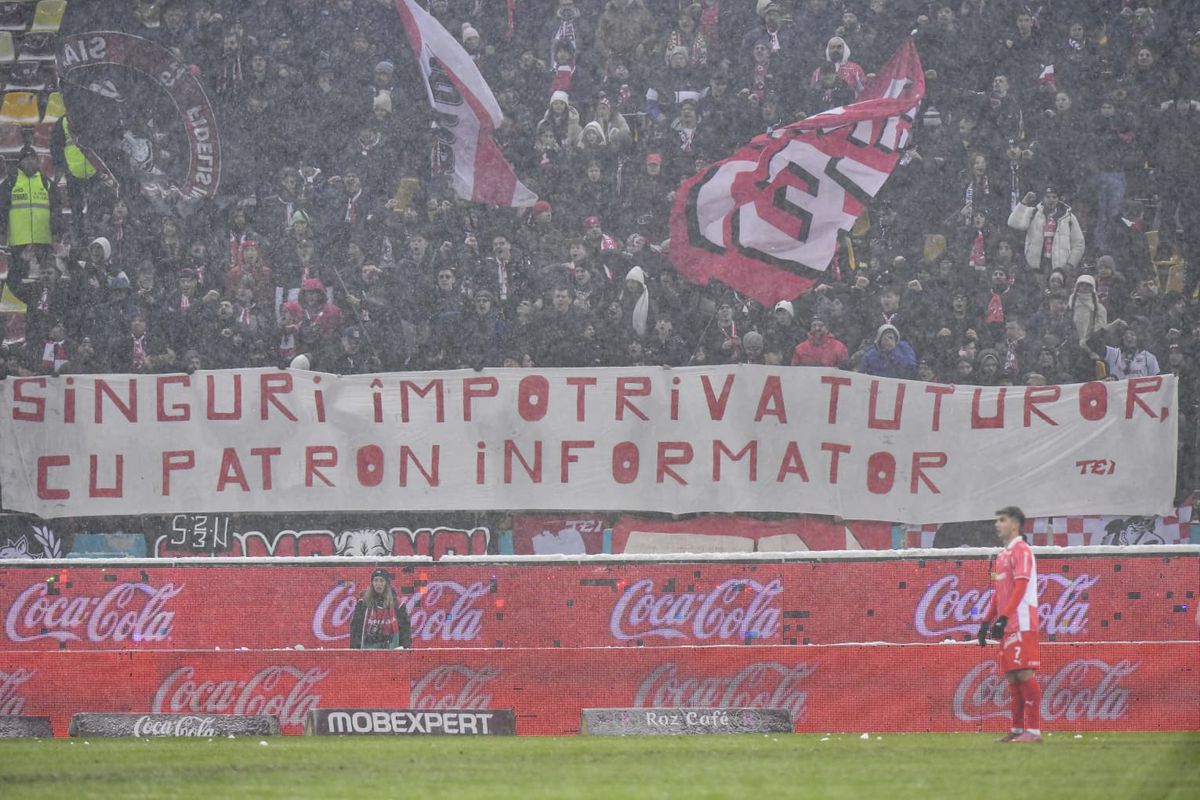 Toate mesajele apărute pe stadion la Rapid - Dinamo