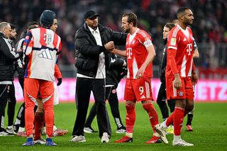 Bayern câștigă cu emoții, Borussia se împiedică în derby-ul etapei, iar bavarezii au un avans liniștitor înainte de „Der Klassiker” » Clasamentul din Bundesliga